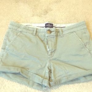 Army green canvas shorts👖